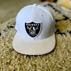 Raiders hat in white **used**